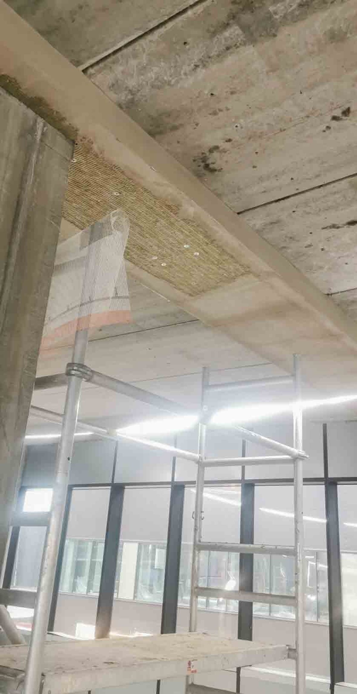 Indvendig erhvervsombygning, Gladsaxe. Under arbejdet.