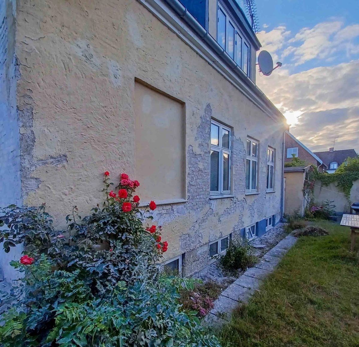 Facaderenovering af nedslidt villa, Frederiksberg. Før arbejdet.