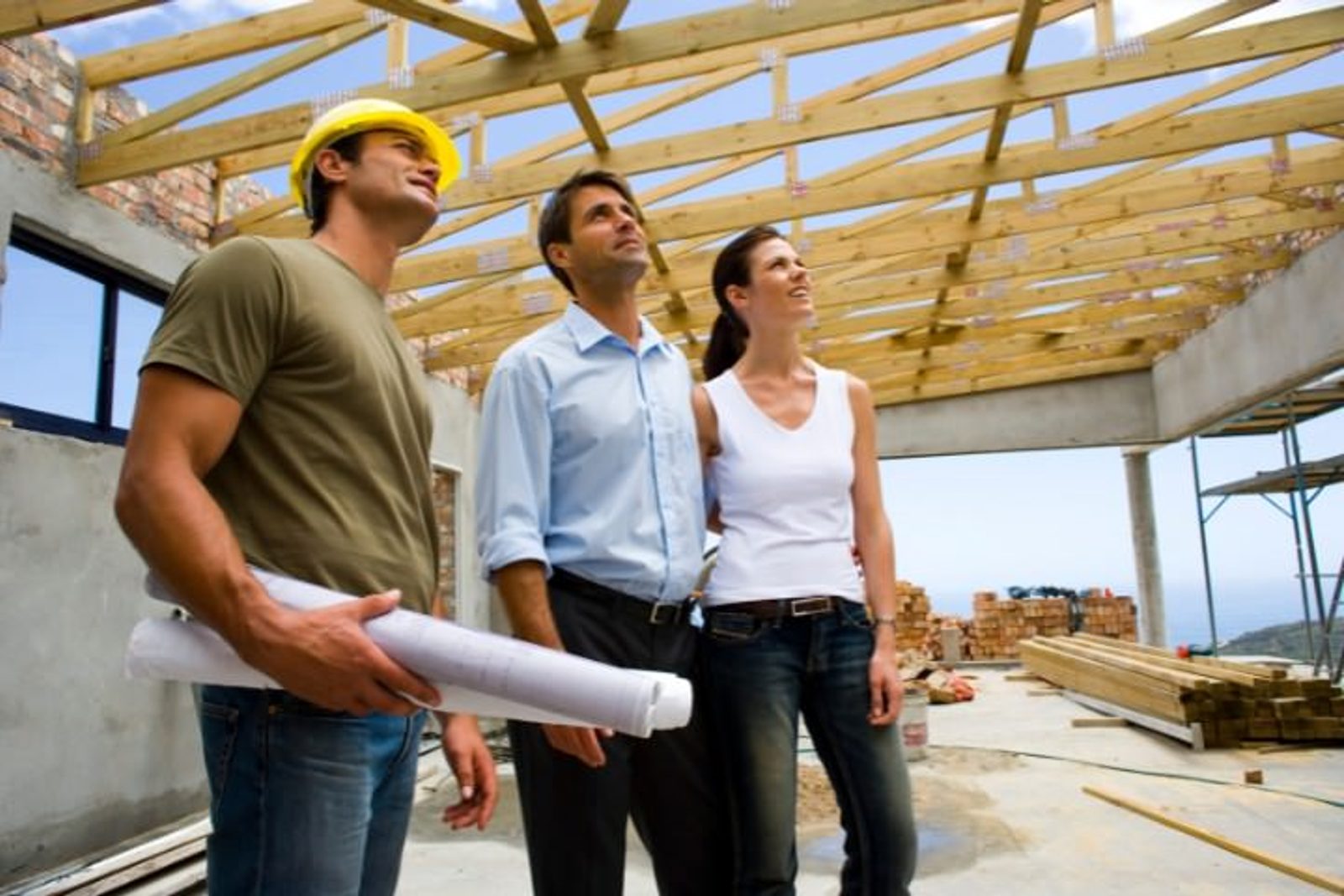 Homeowners and outdoor living contractor site inspection