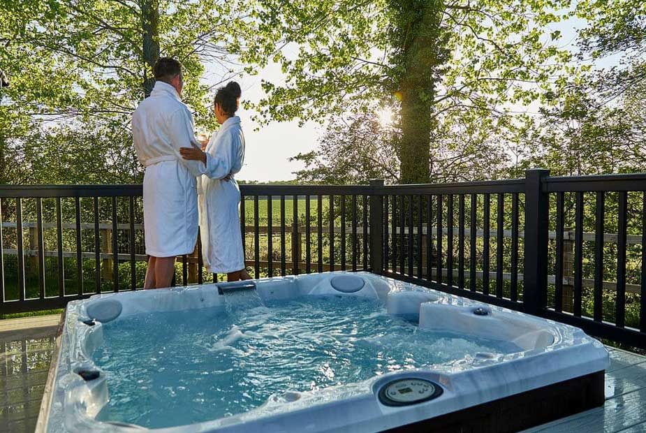 Lodges in Norfolk with Hot Tubs Hot Tub Breaks