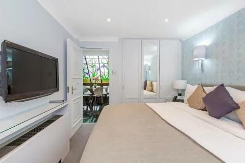 Mayfair House - Standard Two-Bedroom Apartment