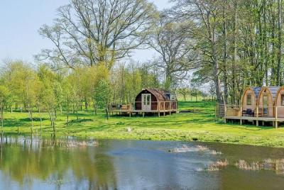 Glamping with Hot Tubs, Luxury Glamping Pods & Yurts in the UK