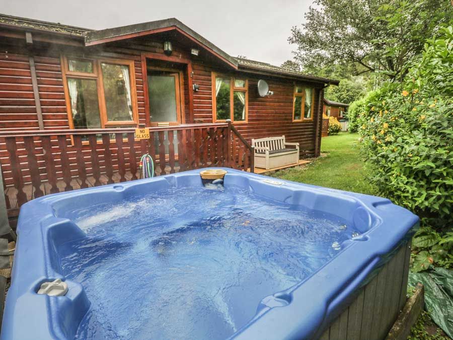 4 Luxury Lodges in Troutbeck with Hot Tubs (From £56 Per Night)