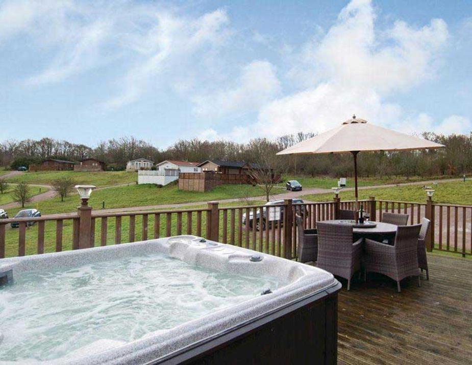 9 Luxury Lodges in Essex with Hot Tubs (From £62 Per Night) 9 Luxury Lodges in Essex with Hot Tubs (From £62 Per Night)