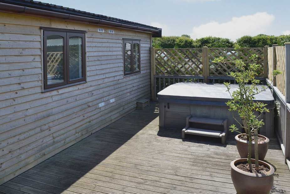 15 Luxury Lodges in Dorset with Hot Tubs (From £76 Per Night)