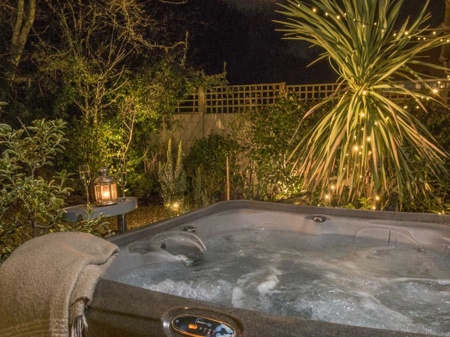 18 Luxury Lodges in Somerset with Hot Tubs (From £59 Per Night)