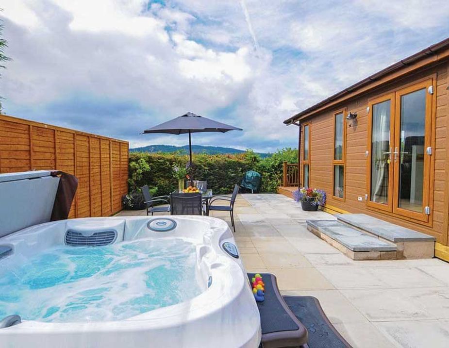 9 Luxury Lodges in Windermere with Hot Tubs (From £55 Per Night) 9 Luxury Lodges in Windermere with Hot Tubs (From £55 Per Night)