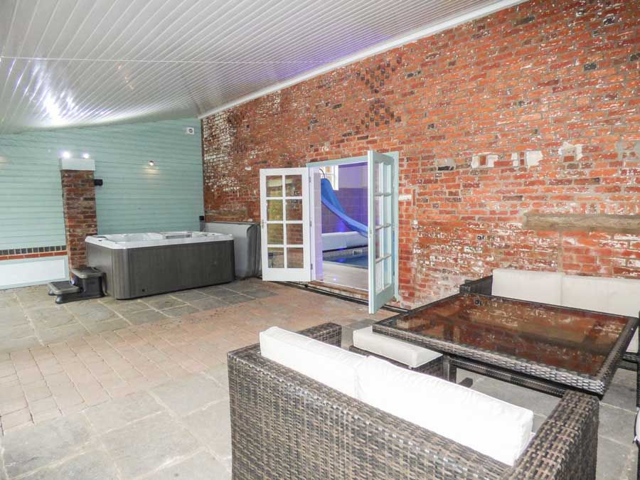 6 Luxury Lodges in Cheshire with Hot Tubs (From £59 Per Night)