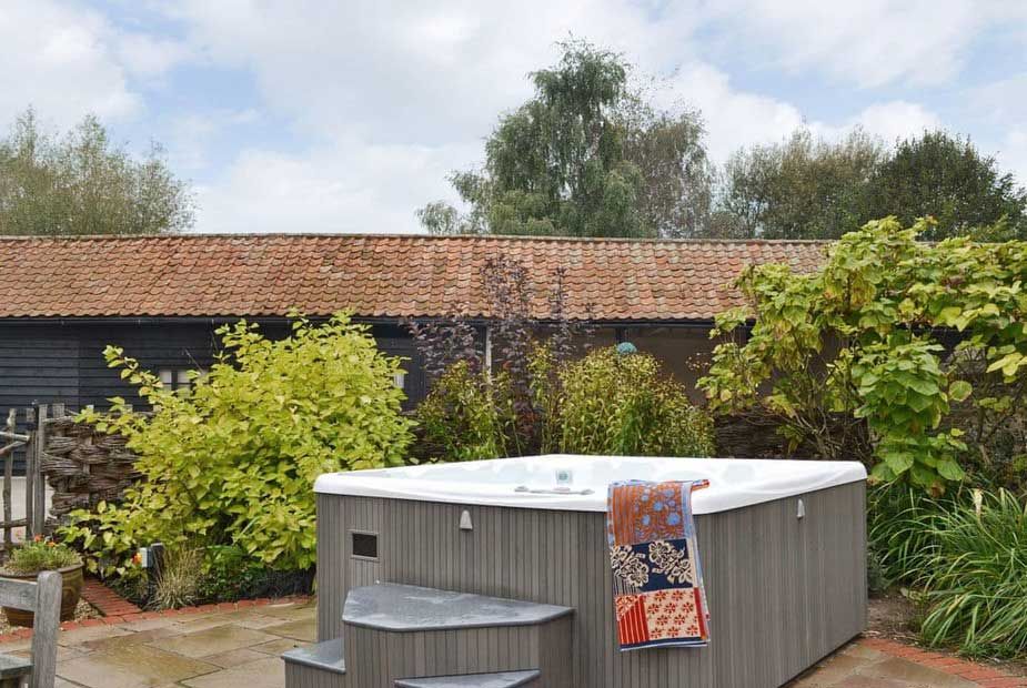 Lodges in Norfolk with Hot Tubs Hot Tub Breaks