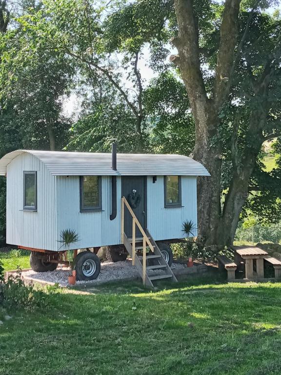 Orchard shepherd huts