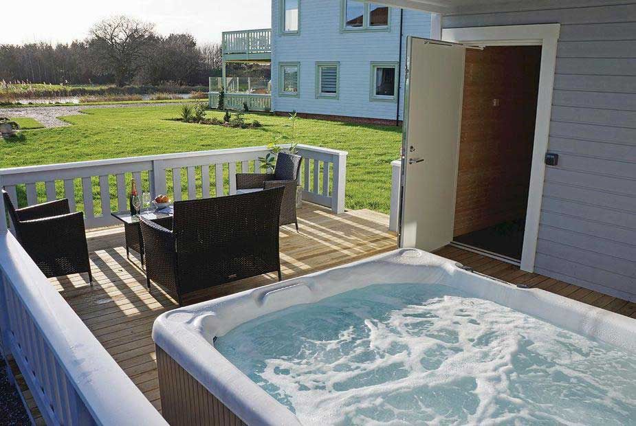 Lodges in Norfolk with Hot Tubs Hot Tub Breaks