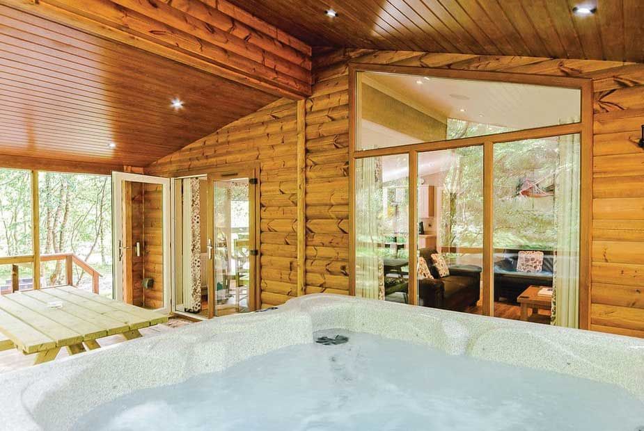 5 Luxury Lodges in Staffordshire with Hot Tubs (From £58 Per Night)