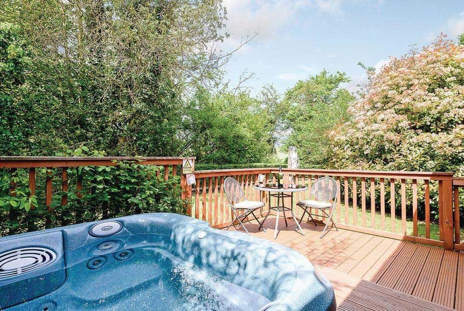 Luxury Lodges in Gloucestershire with Hot Tubs