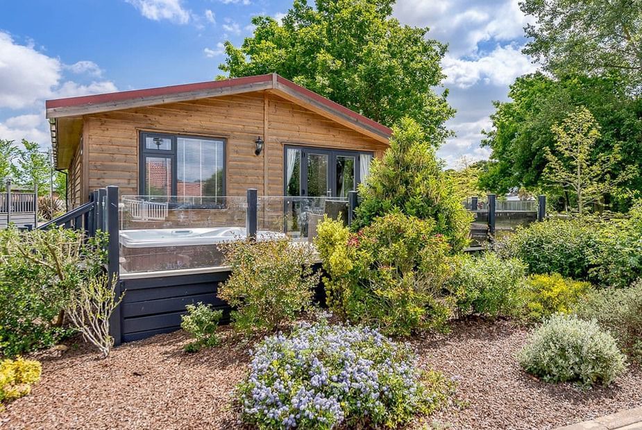 9 Luxury Lodges in Essex with Hot Tubs (From £62 Per Night)