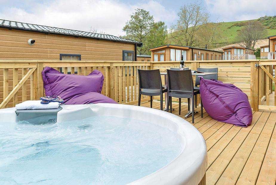 26 Luxury Lodges in Devon with Hot Tubs (From £34 Per Night)