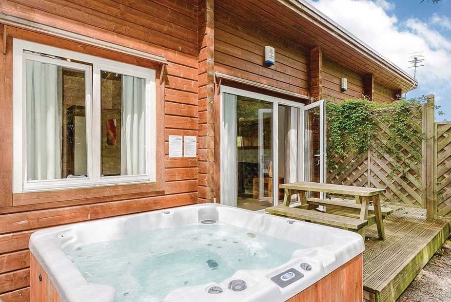 26 Luxury Lodges in Yorkshire With Hot Tubs (from £32 per Night)