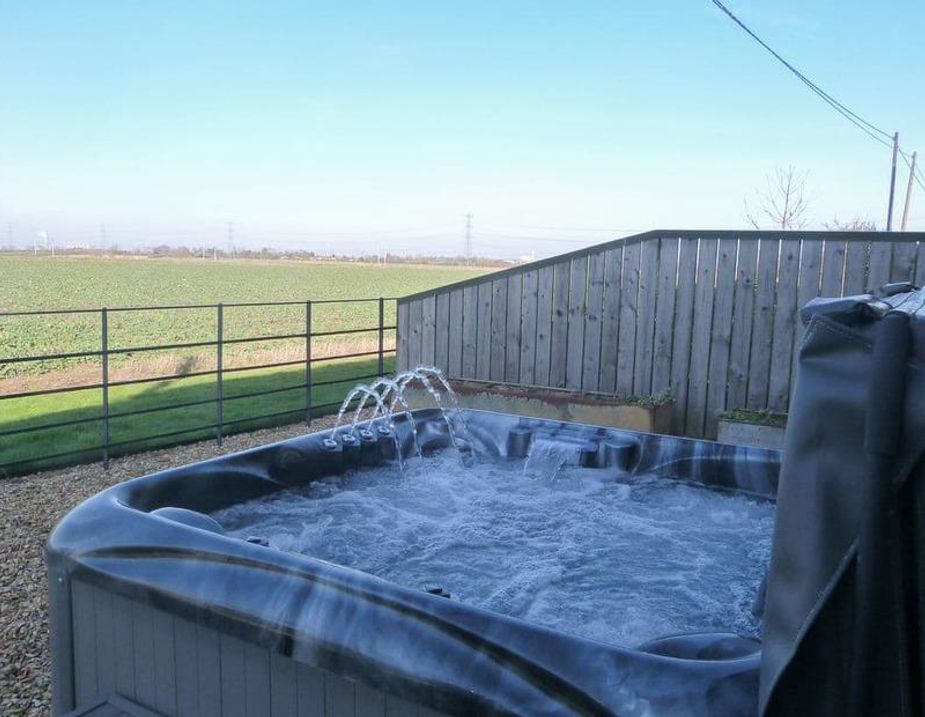 Luxury Lodges in Sherwood Forest with Hot Tubs (From £69 Per Night) Luxury Lodges in Sherwood Forest with Hot Tubs (From £69 Per Night)