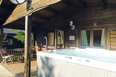 26 Luxury Lodges in Devon with Hot Tubs (From £34 Per Night)