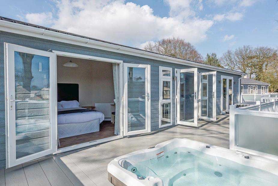 Lodges in Norfolk with Hot Tubs Hot Tub Breaks