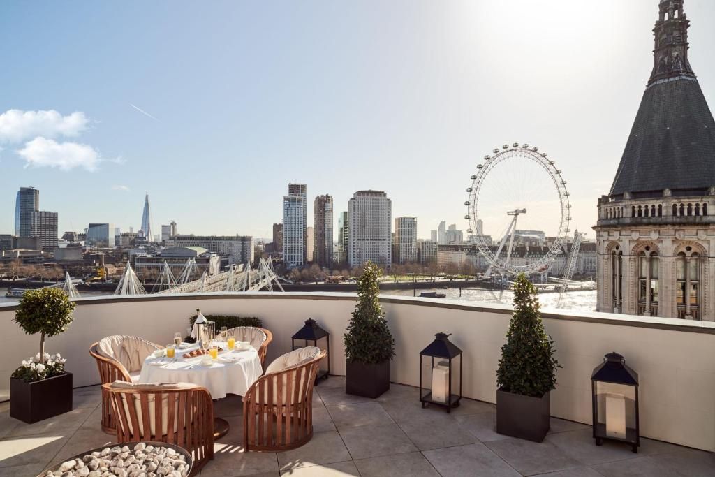 hotel room london with hot tub