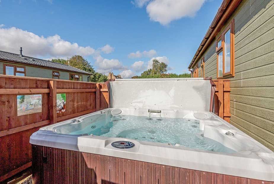 Luxury Lodges in Cambridgeshire with Hot Tubs