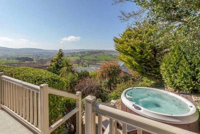 6 (Stunning) Self Catering Spa Lodges with Onsite Hot Tubs in the UK ... - Off Grid Luxury Rentals With Private Spa And Hot Tub