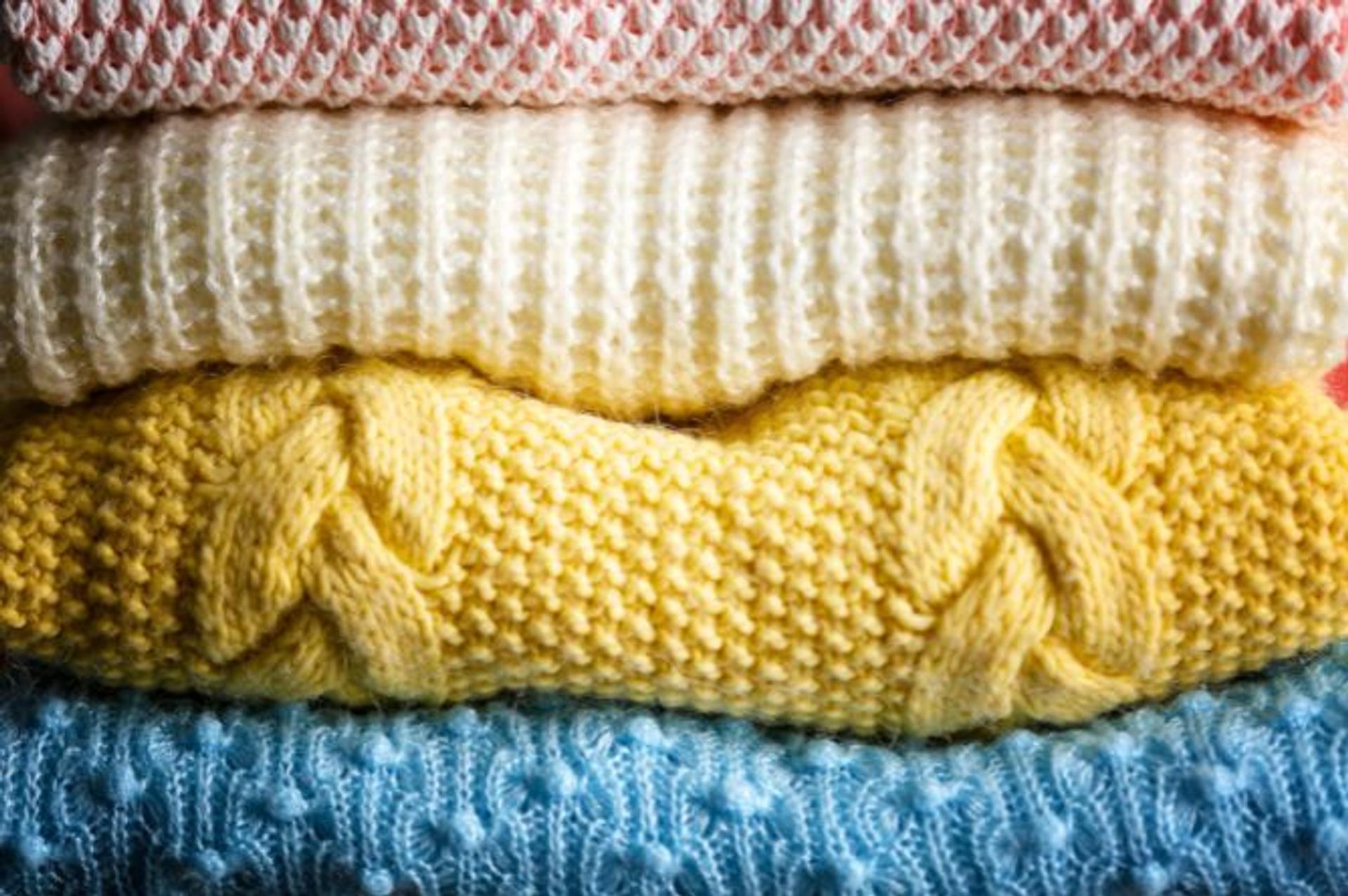 Examples of different knitted textures. 