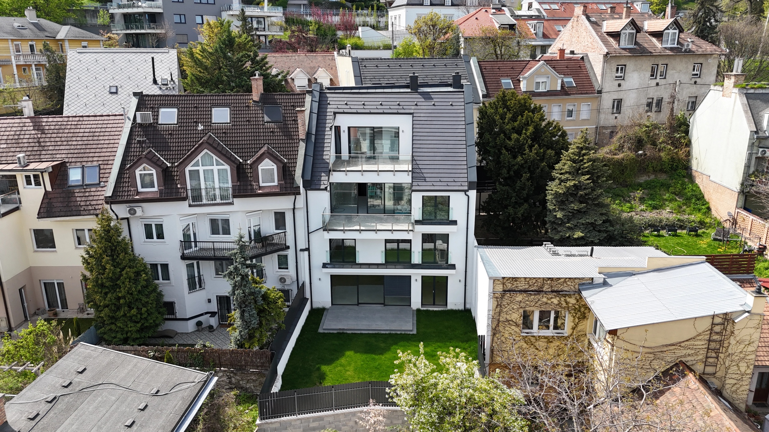 Services Grid Section