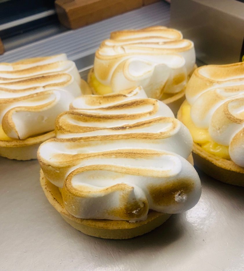 Lemon & Grapefruit meringue tartlet
