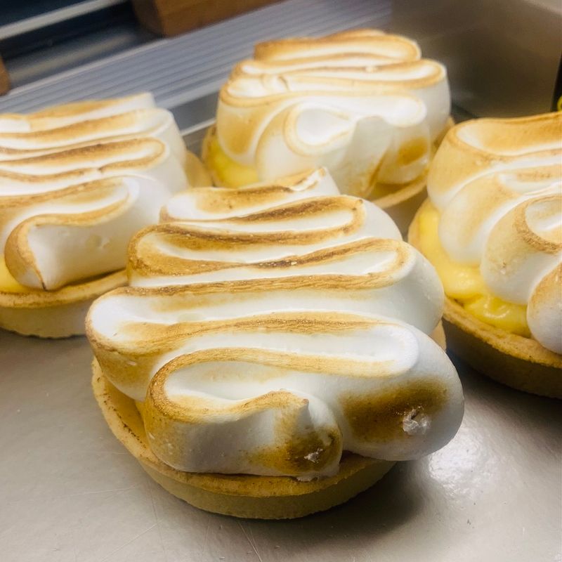 Lemon & Grapefruit meringue tartlet