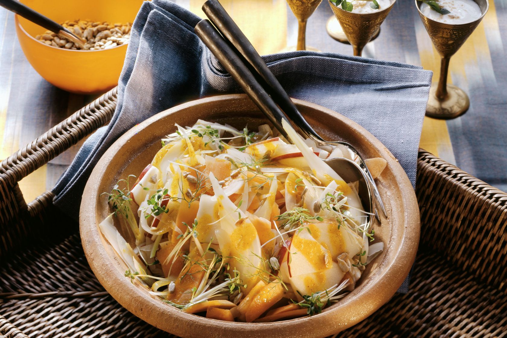 Fenchel-Möhren-Salat mit Currydressing
