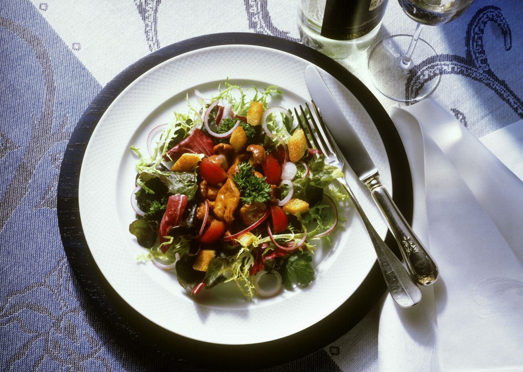 Salat mit gebratenen Pfifferlingen
