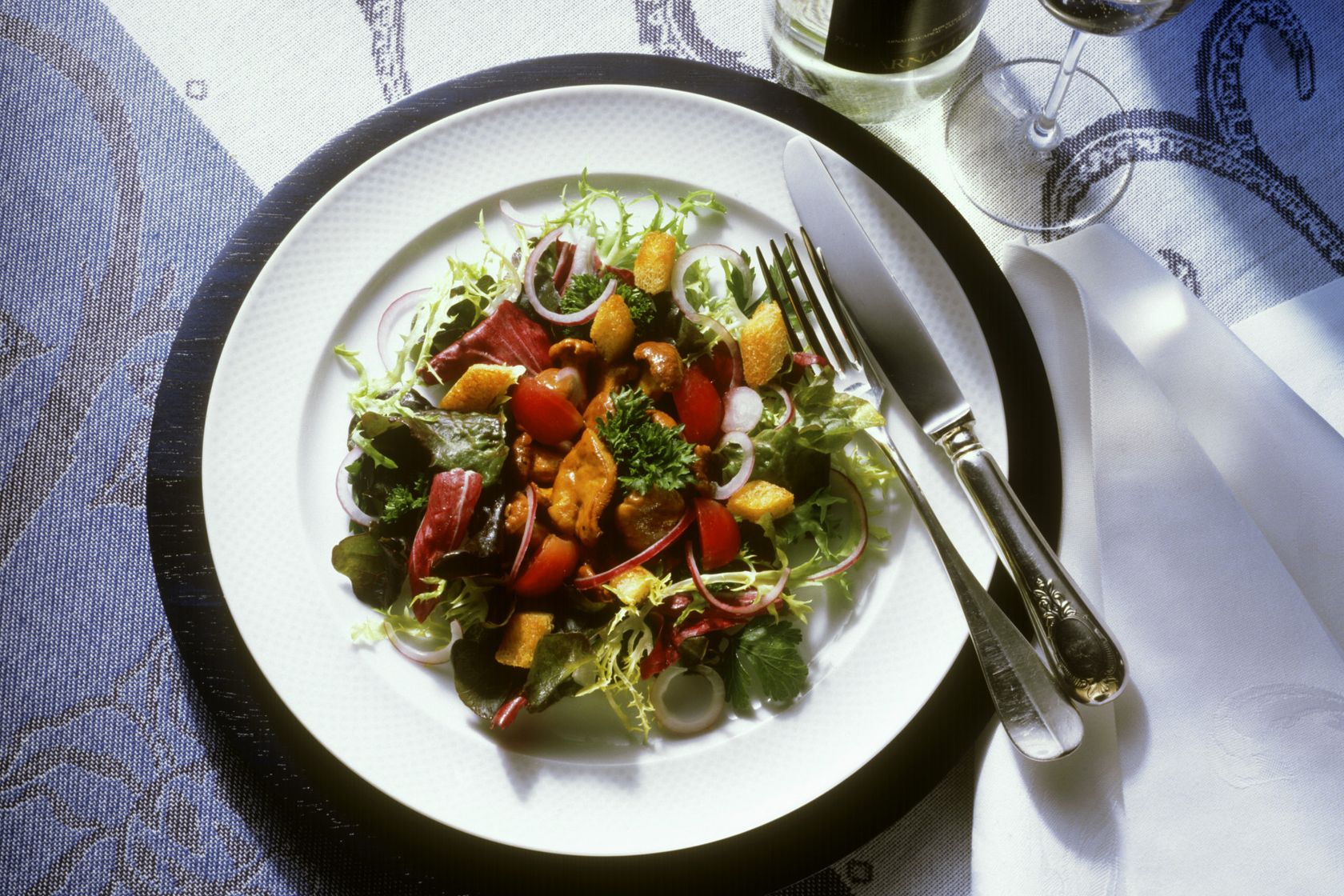 Salat mit gebratenen Pfifferlingen