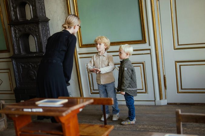 Turen går til 1850: Stå skoleret!