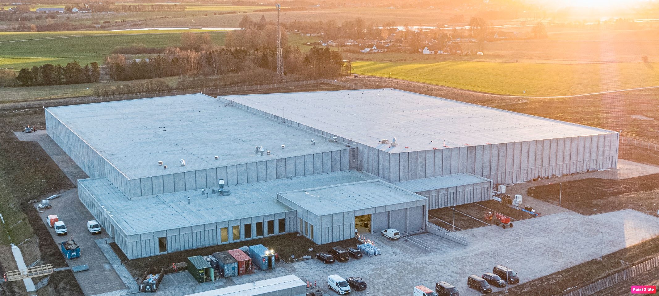 Dronefoto af Nationalmuseets magasinbygning i Vinge.