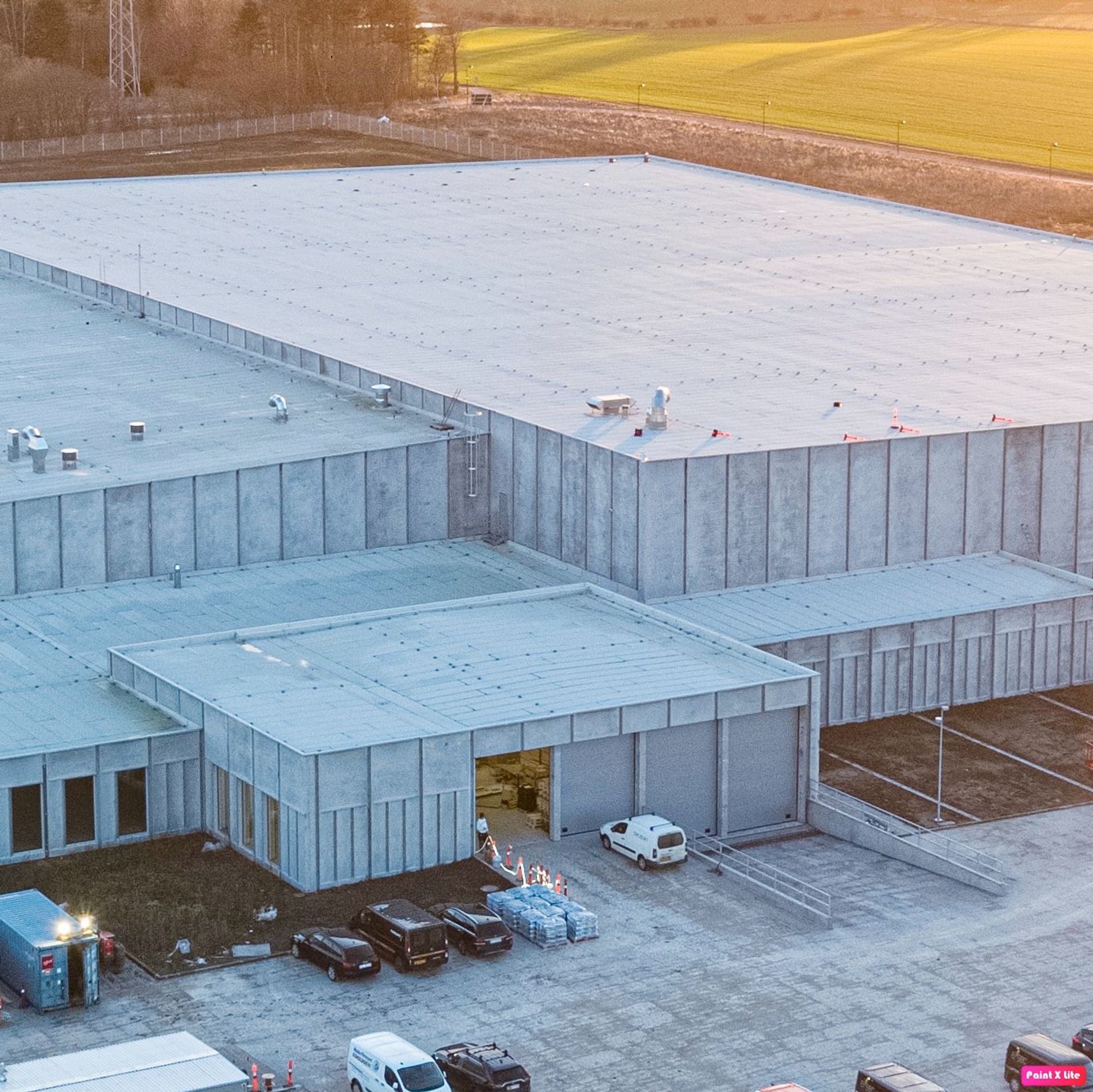 Dronefoto af Nationalmuseets magasinbygning i Vinge.