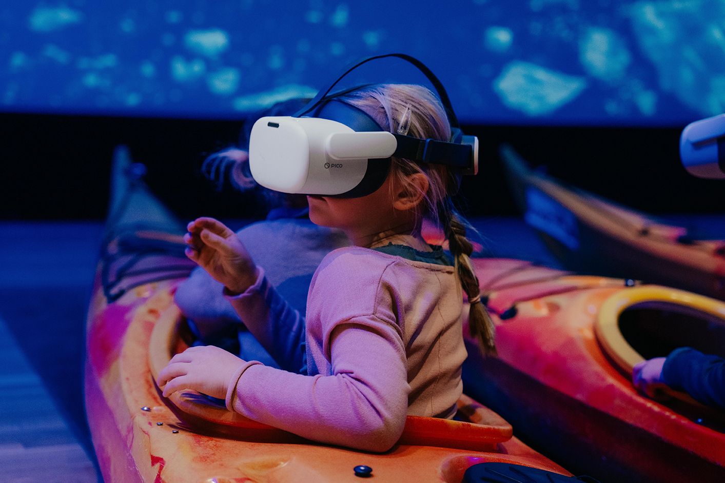 Ro i kajak i Nuuk fjord