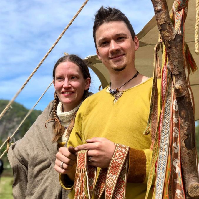 Hænderne i Historien: Brikvævning – vikingernes remme og bånd