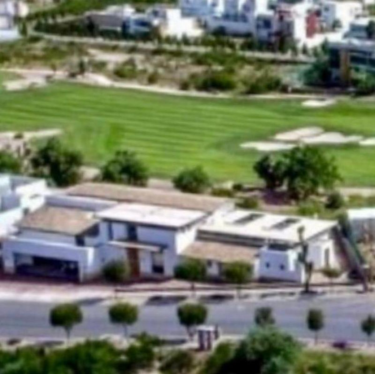 Fotografía de CASA EN VENTA EN CLUB DE GOLF LA LOMA CON ALBERCA