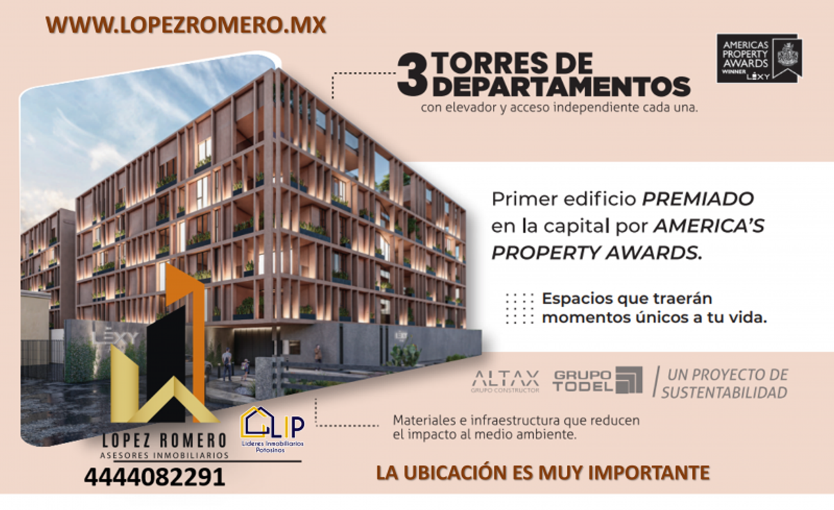 Edificio de departamentos con fachada de estructuras verticales de madera e iluminación cálida exterior