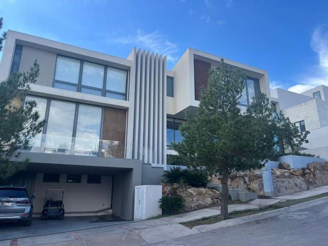 Fotografía de EXCELENTE CASA EN LA LOMA CLUB DE GOLF CON ALBERCA