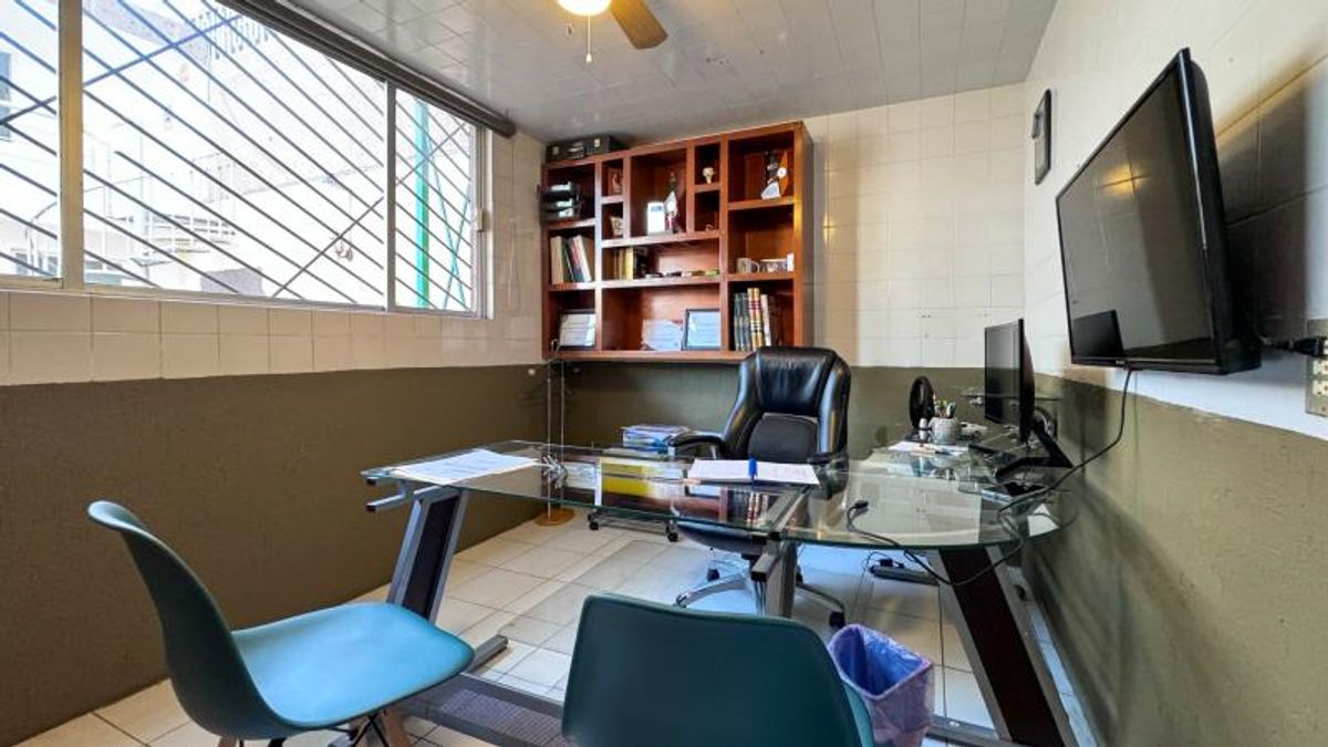 Fotografía de OFICINA EN VENTA CON MUY BUENA UBICACION SOBRE CARRANZA