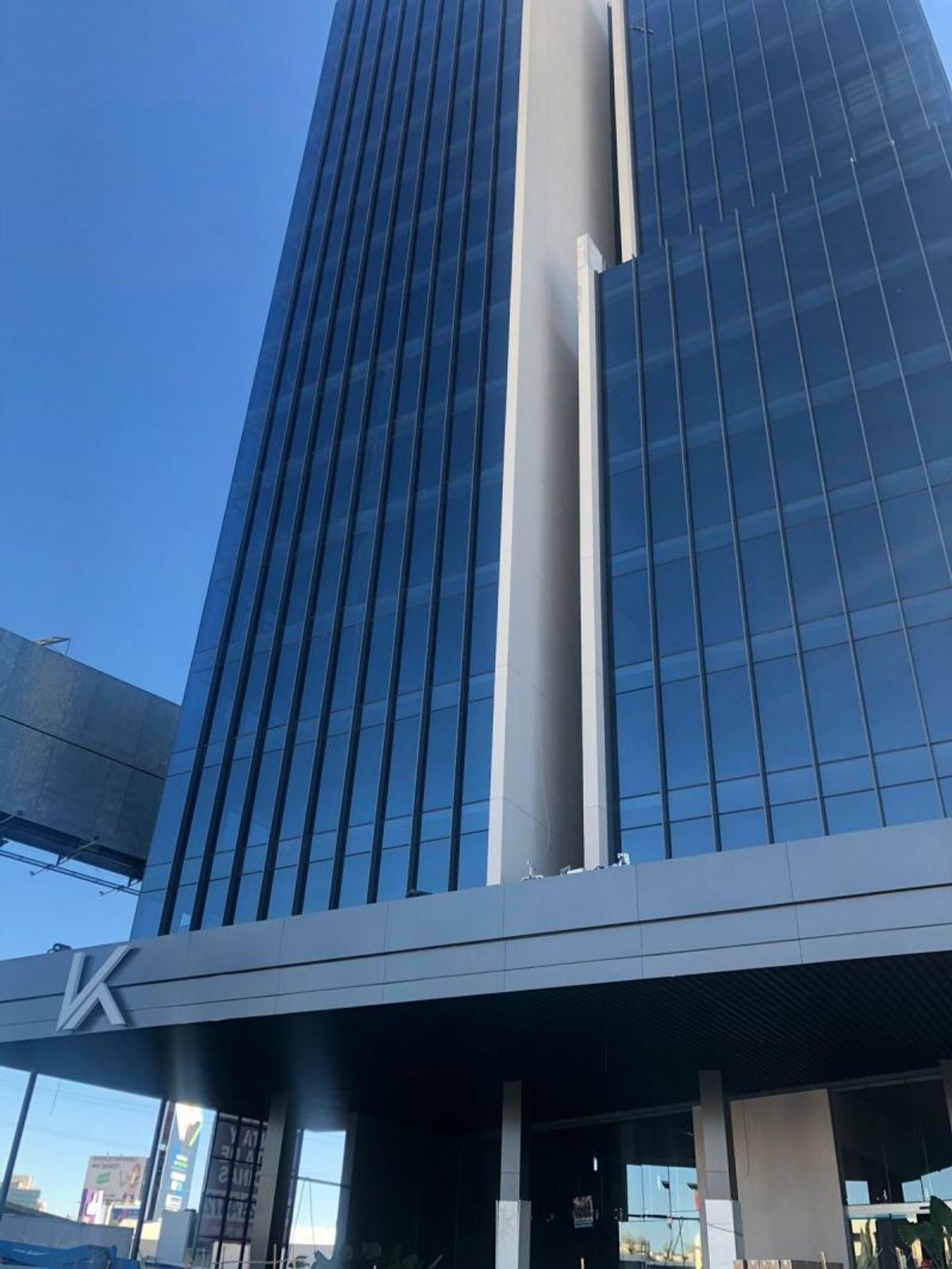 Fotografía de PISO DE OFICINA EN K TOWER EN RENTA