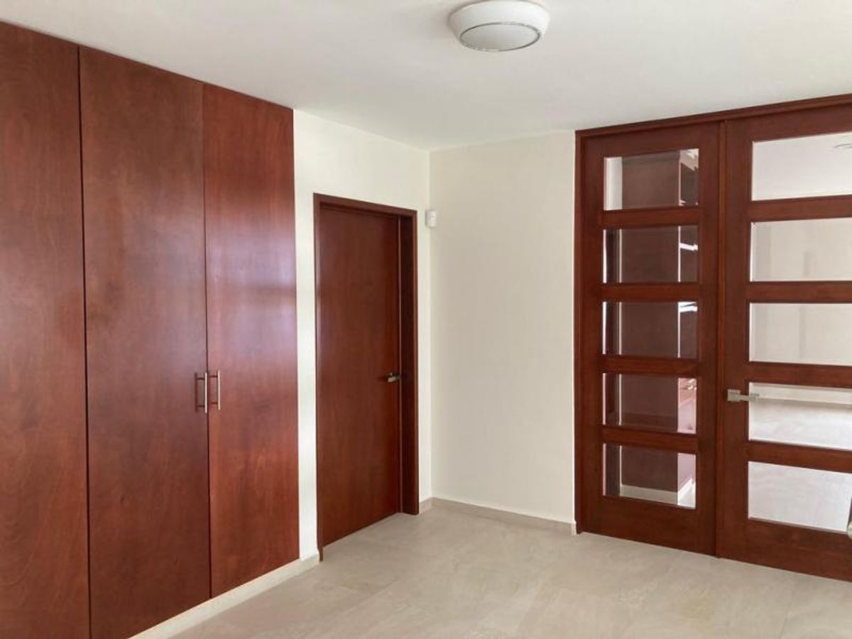 Fotografía de CASA EN VENTA EN CLUB DE GOLF CON VISTA INMEJORABLE