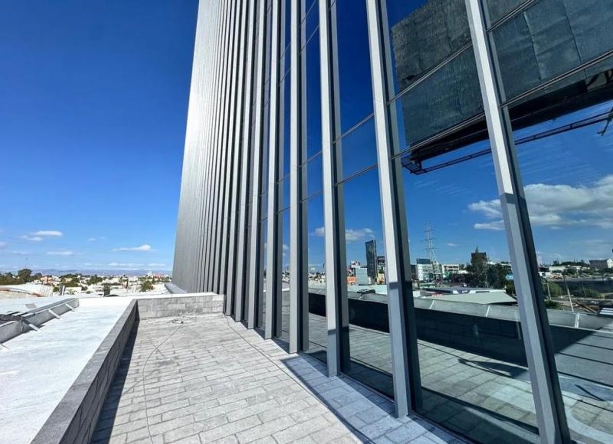 Fotografía de PISO DE OFICINA EN K TOWER EN RENTA