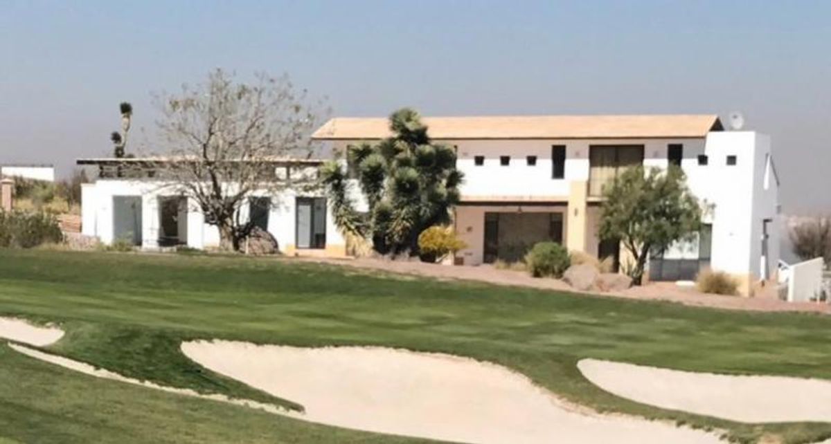 Fotografía de CASA EN VENTA EN CLUB DE GOLF LA LOMA CON ALBERCA