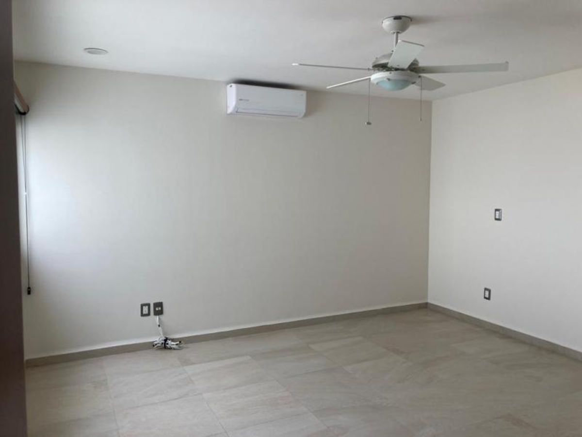 Fotografía de CASA EN VENTA EN CLUB DE GOLF CON VISTA INMEJORABLE