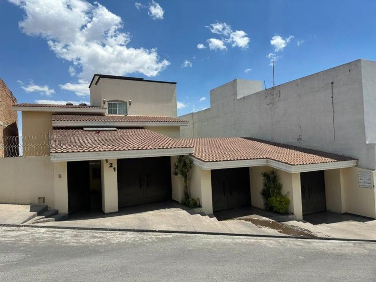 Fotografía de CASA EN LOMAS DEL TEC.