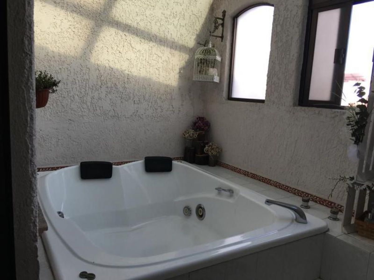 Fotografía de CASA EN VENTA EN PRIVADA HIMALAYA LOMAS 4A SECCION