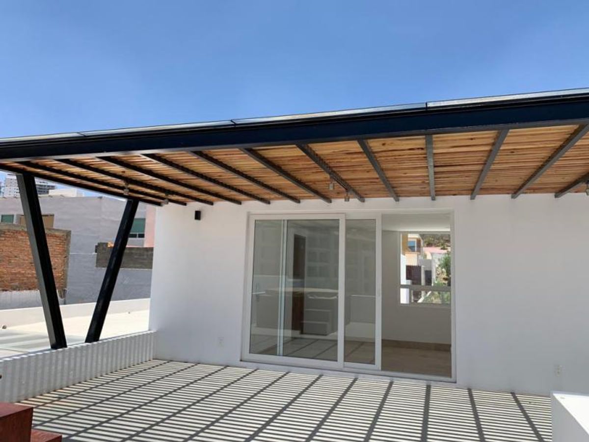 Fotografía de CASA EN VENTA EN CLUB DE GOLF LA LOMA
